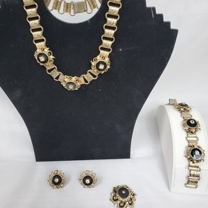 Vintage costume jewelry set.